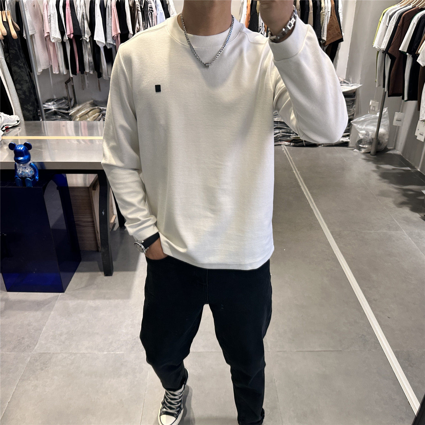 2025秋季新款简约贴标刺绣圆领长袖T恤男韩版宽松弹力纯色打底潮t