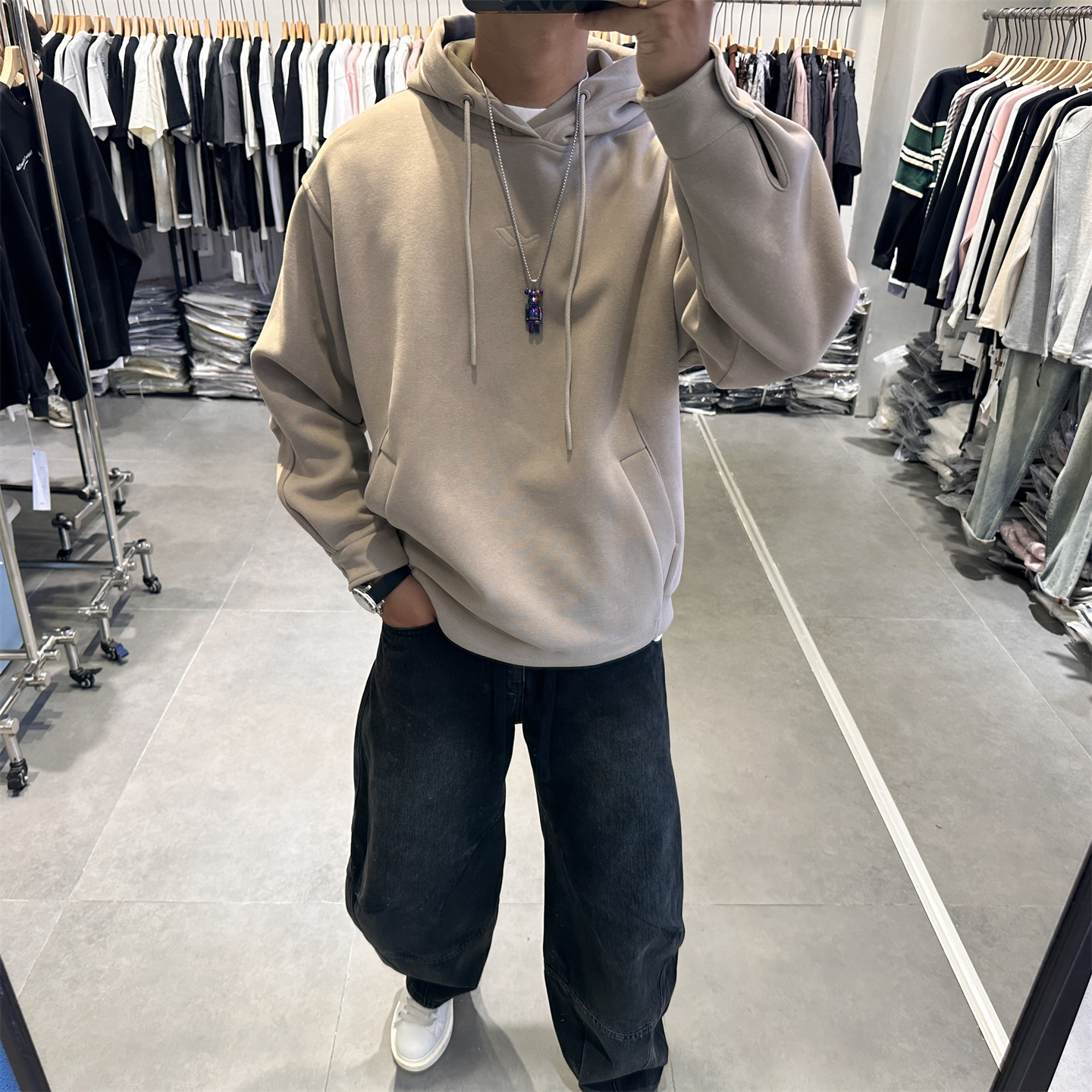 重磅简约刺绣连帽卫衣男