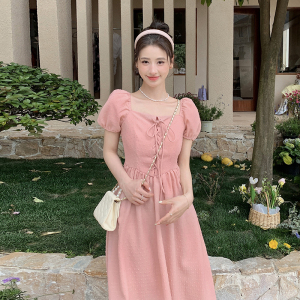 肌理感系带粉色方领泡泡袖连衣裙女夏超好看艺术生法式桔梗风爆款图片