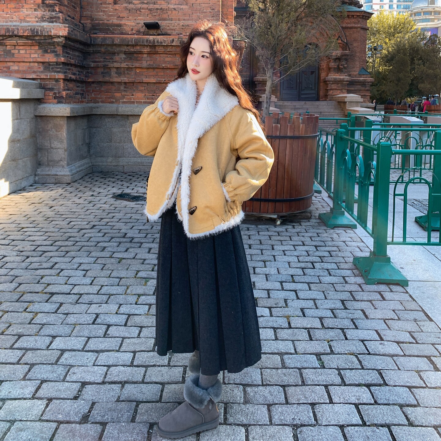黄色短款皮毛一体羊羔毛外套女2025新款设计感超好看加绒加厚棉服,女装皮草,金十上