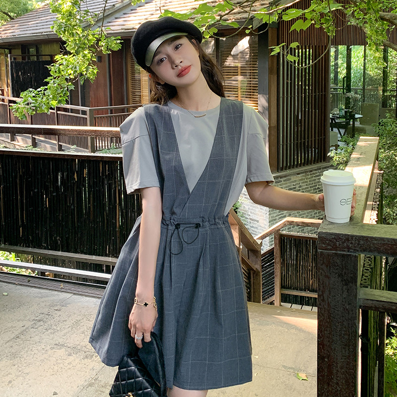 盐系轻熟穿搭格子背带裤女夏薄款2025年新款洋气减龄短裤，女装连体裤，金十上