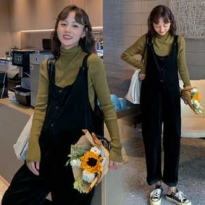 孕妇背带裤春秋装针织高领毛衣打底上衣加绒灯芯绒背带裤两件套女