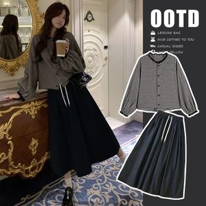 孕妇半身裙套装春夏2025新款格子衬衫上衣+黑色半身裙伞裙两件套