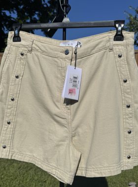 美国直邮399元高货IRO牛仔短裤乳白色柔软舒适断码特价不换不退