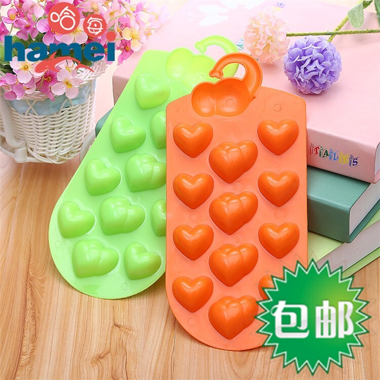 12格爱心形制冰格可挂式制冰模具冰块模具制冰盒制冰神器冷冻冰块