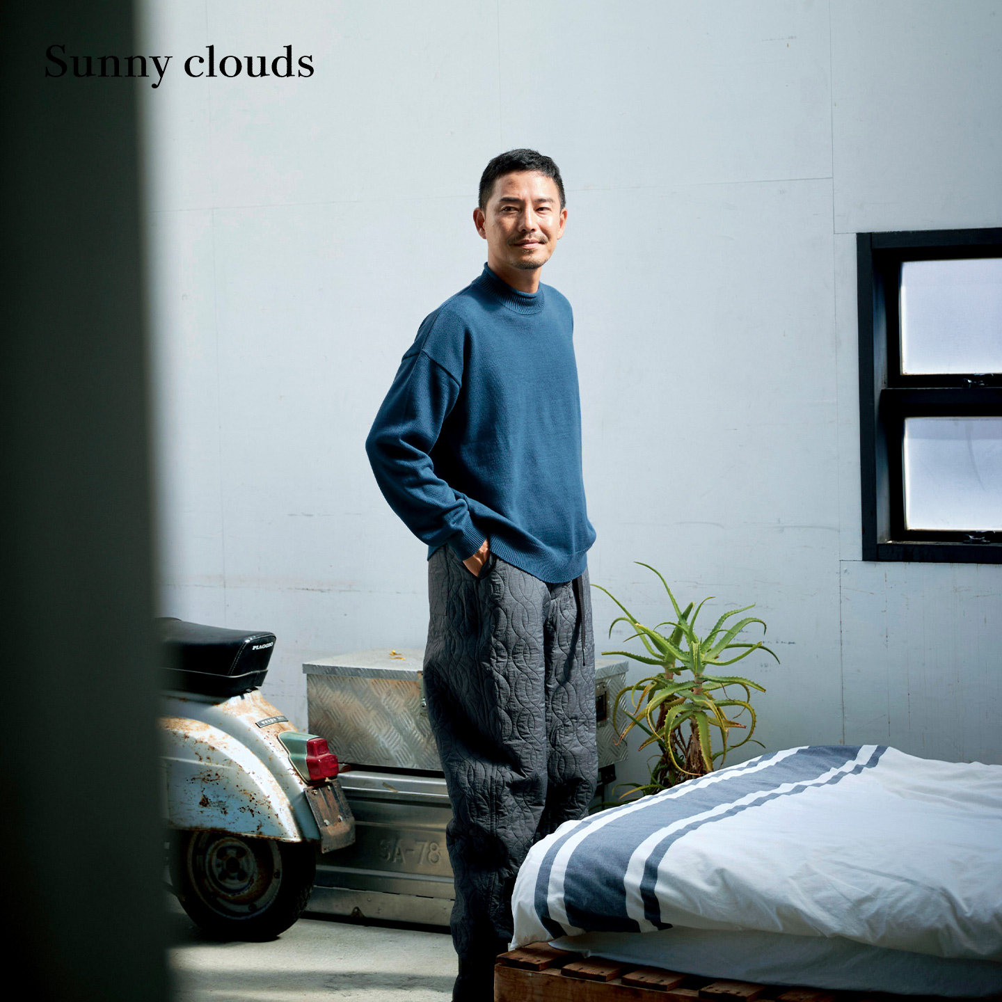 纯棉半高领针织衫蓝色毛衣男