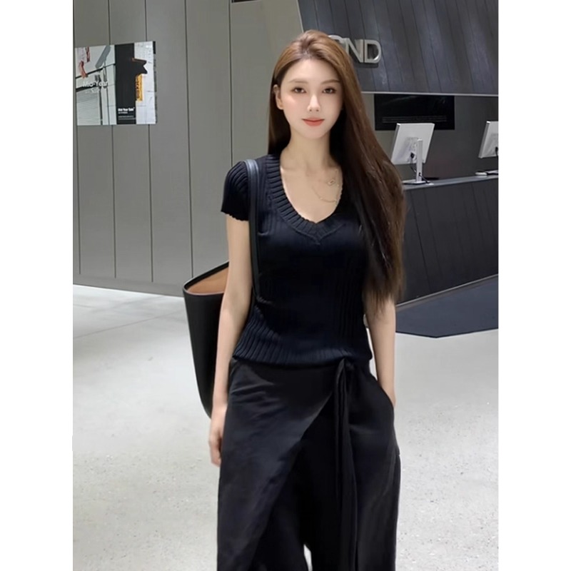黑色U领正肩冰丝针织短袖T恤女夏季2025新款修身显瘦辣妹短款上衣