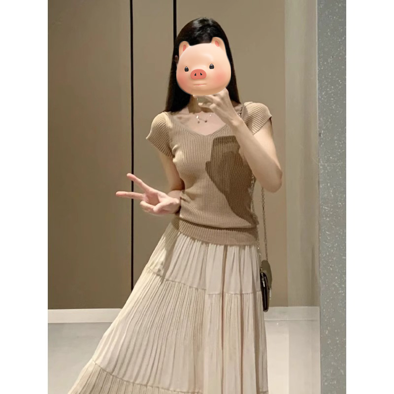 法式V领正肩冰丝针织短袖T恤女夏季修身显瘦短款chic韩系穿搭上衣