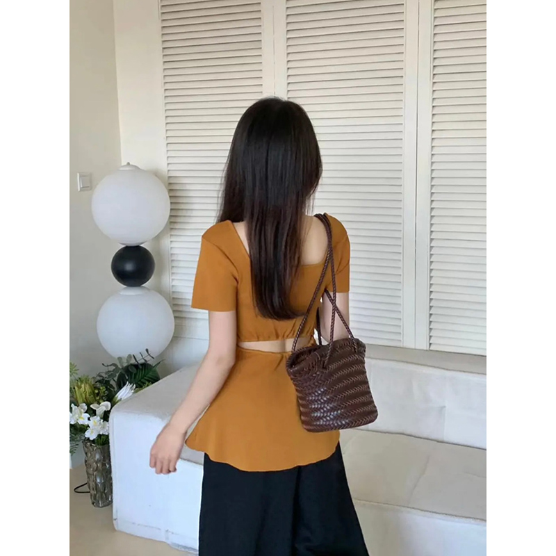 橘色方领正肩冰丝针织短袖T恤女夏2025新款修身显瘦后背镂空上衣