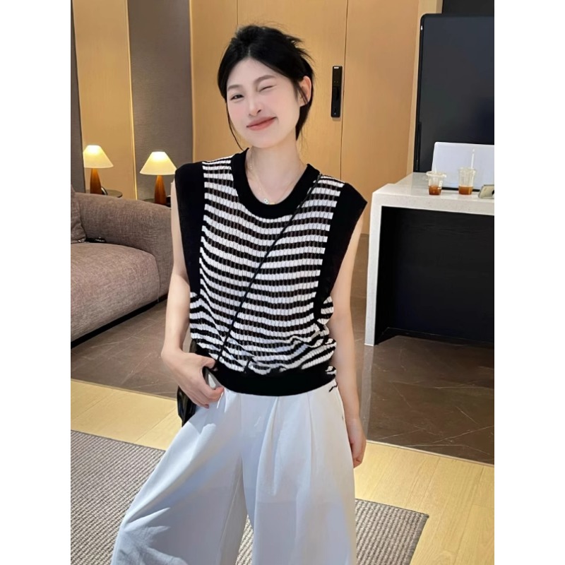 撞色条纹圆领镂空冰丝针织背心女夏外穿薄款宽松显瘦无袖坎肩上衣
