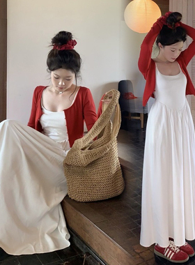 孕妇套装春夏高级感红色开衫温柔白色吊带连衣裙两件套法式赫本风