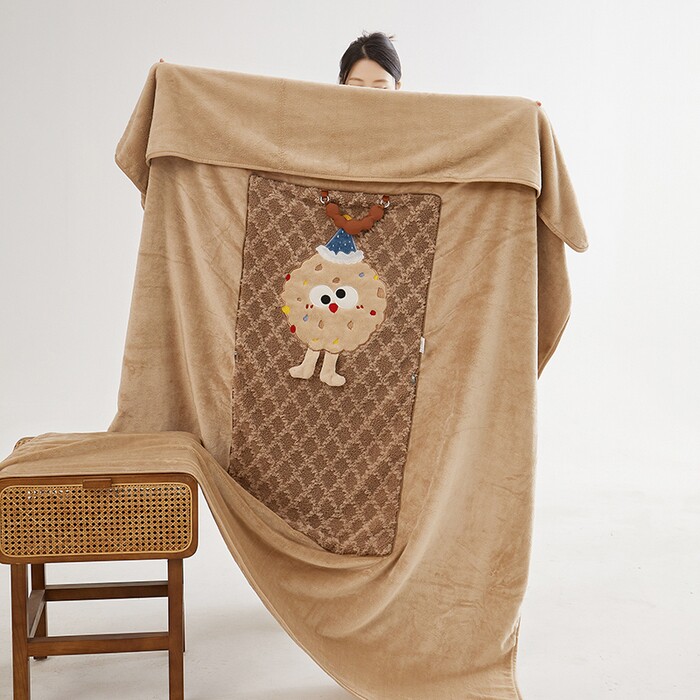 手提抱枕被子两用空调被二合一办公室沙发午睡毯子枕头被汽车靠垫