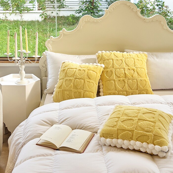 2025新款塔芙绒抱枕被子两用加厚保暖汽车载毯子沙发办公室午睡床