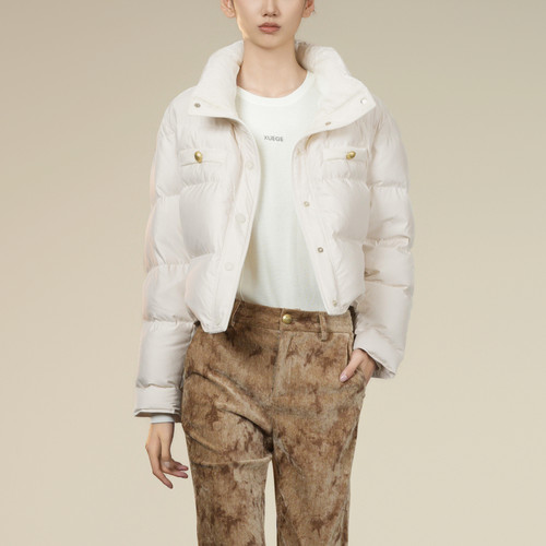 XG/雪歌26冬白色短款羽绒服女立领宽松纽扣保暖外套XK406016A591