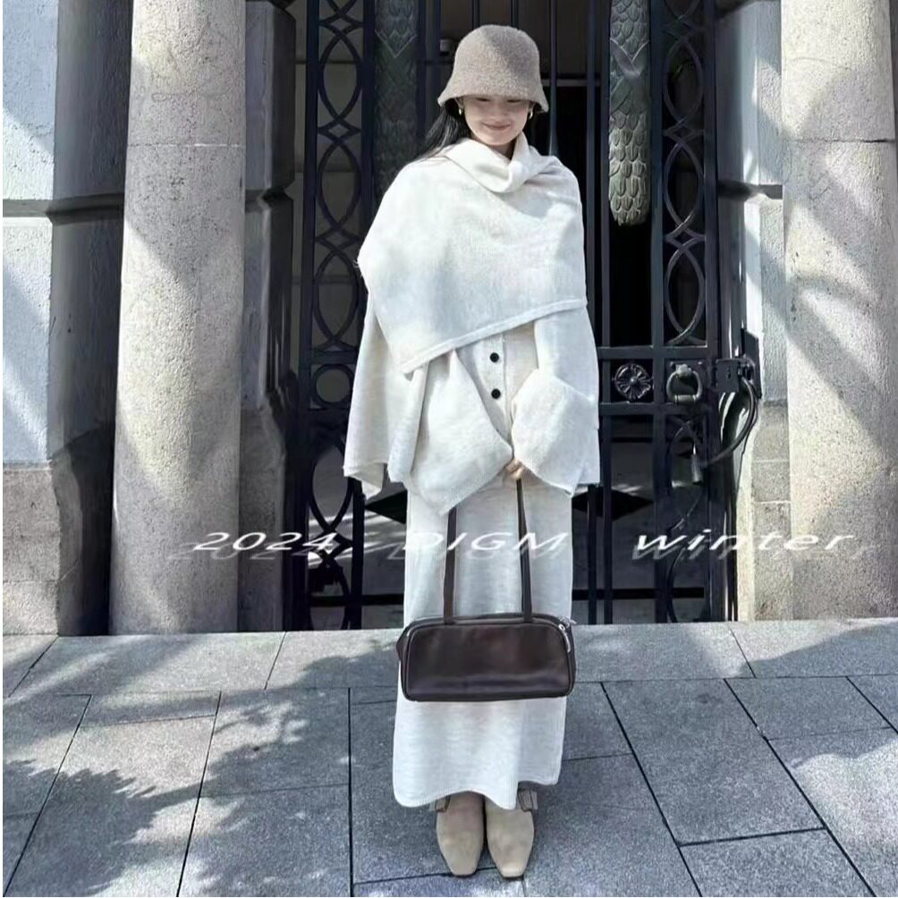 2026秋冬新款韩版设计感纽扣排开衫年会套装女高级感毛衣裙三件套