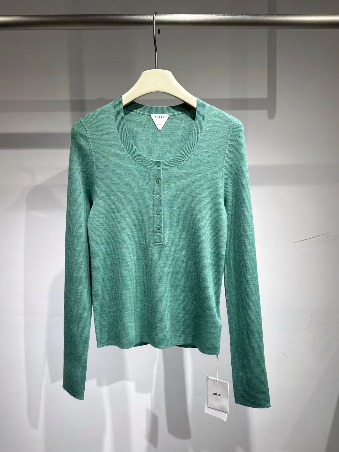 匠心品质BBE～颜色超好看 2025早秋新款设计师款显瘦针织衫