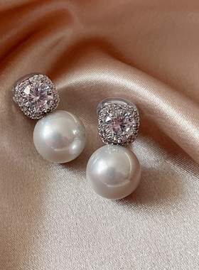 法式轻奢耳饰2025年新款无耳洞耳夹款耳环方形锆石珍珠耳饰女气质