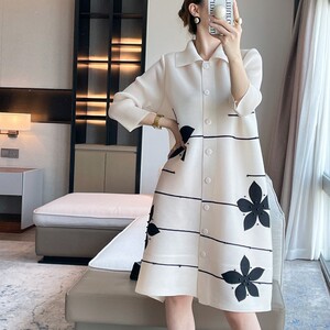 三宅褶皱印花钉珠开衫连衣裙女秋款气质宽松翻领显瘦中长款风衣裙