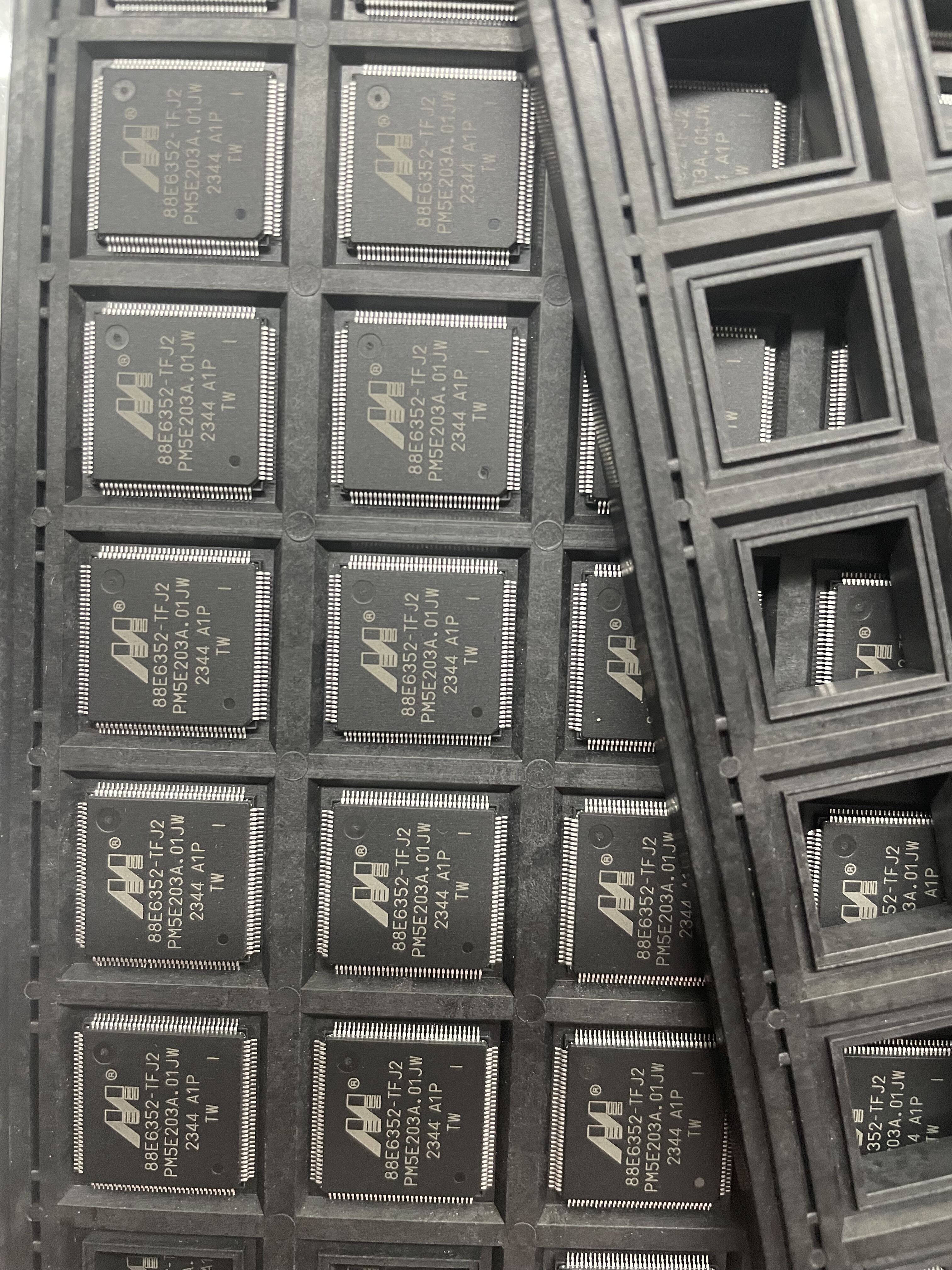 88E6352-TFJ2 88E6352-A1-TFJ2C000 88E6352-A1-TFJ2I000【直拍】