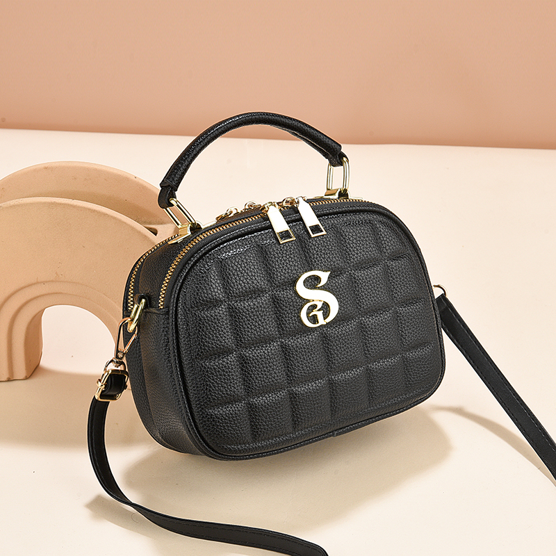 魅宣网红高级感斜挎手机包小方包