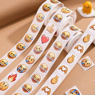 emoji爆款表情贴纸圆形封口贴不干胶标签笑哭流汗比心卷卷贴纸
