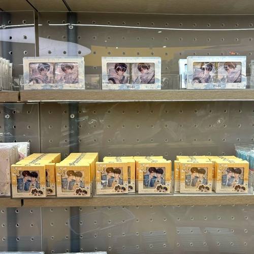 现货正版欲言难止四期吧唧色纸午后滑雪徽章透卡周边官谷予梦文创