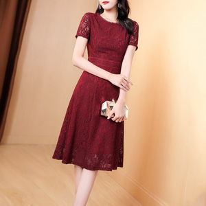 红色镂空蕾丝连衣裙2025春夏新款女装法式复古结婚宴会礼服中长款