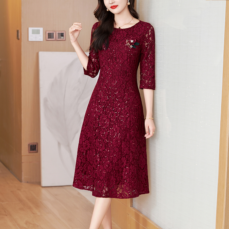 酒红喜婆婆妈妈晚礼服2025年春秋新款高端蕾丝收腰显瘦包臀连衣裙