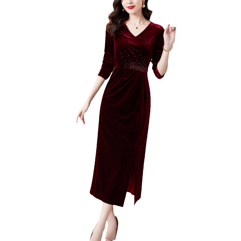 酒红色丝绒连衣裙女长袖2025春秋新款名媛气质大码显瘦妈妈婚宴装