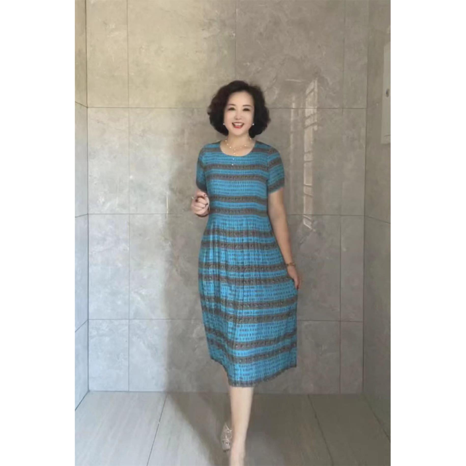 2024夏新款褶皱印花裙子短袖薄款宽松弹力妈妈显瘦气质大码连衣裙