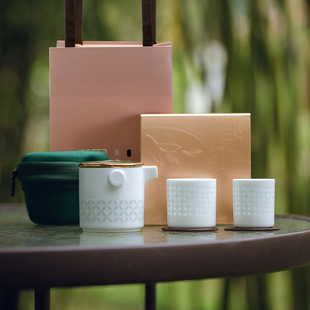 景德镇玲珑陶瓷高温白瓷器随身一壶两杯两人户外旅行便携茶具套装