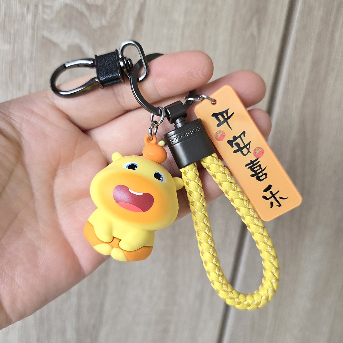 正版水豚噜噜钥匙扣挂件创意礼品可爱卡通情侣包包吊坠精致高级感