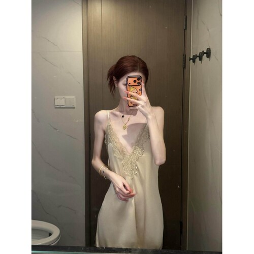 纯欲性感蕾丝花边冰丝吊带裙女夏