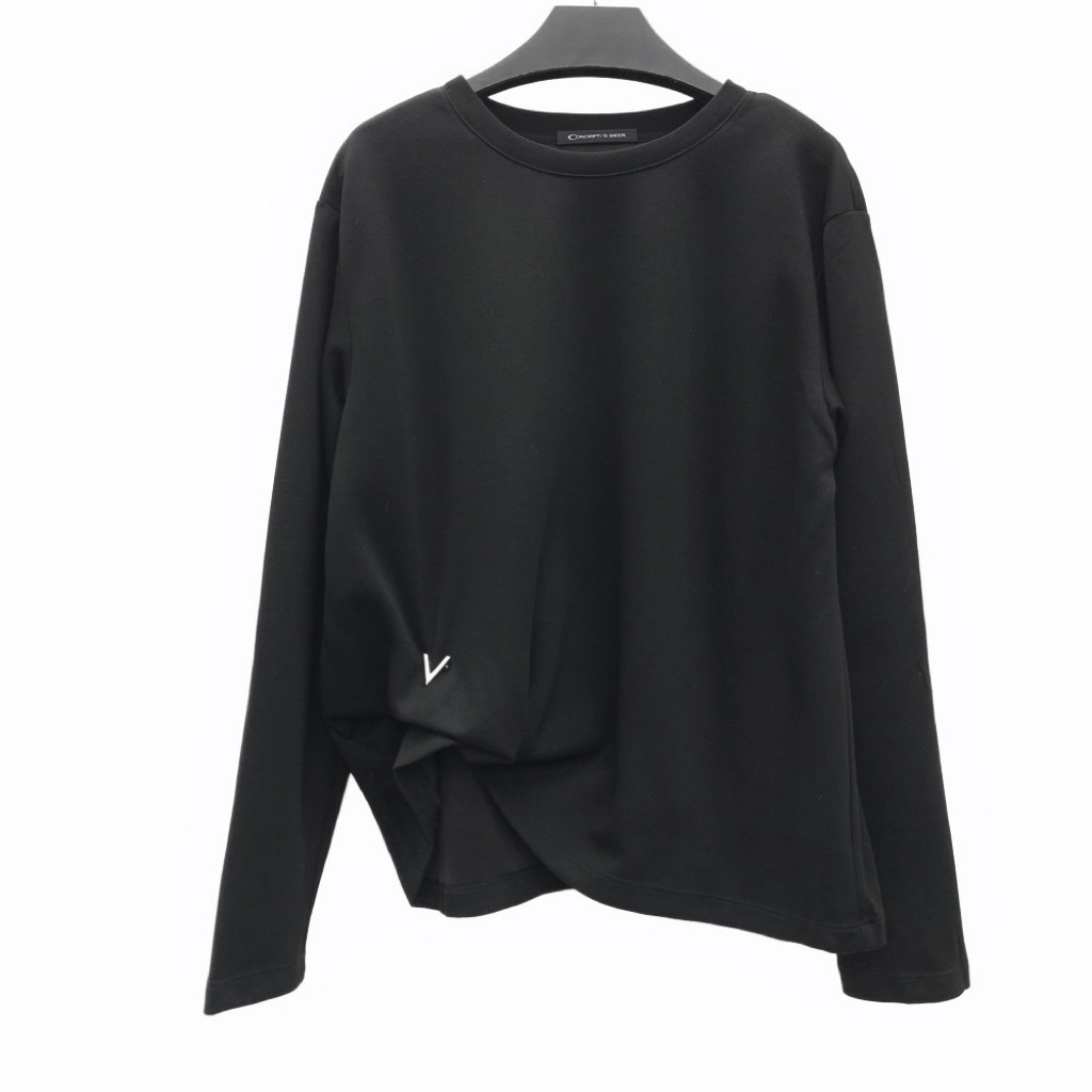 圣迪剪标女新品秋季个性圆领不规则胸针卫衣