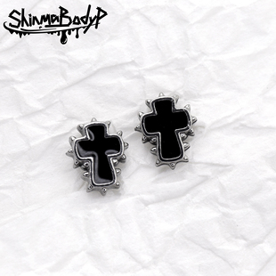 Shinma钛钢黑色十字架铆钉耳钉耳骨钉酷炫朋克亚比亚文化穿刺耳饰