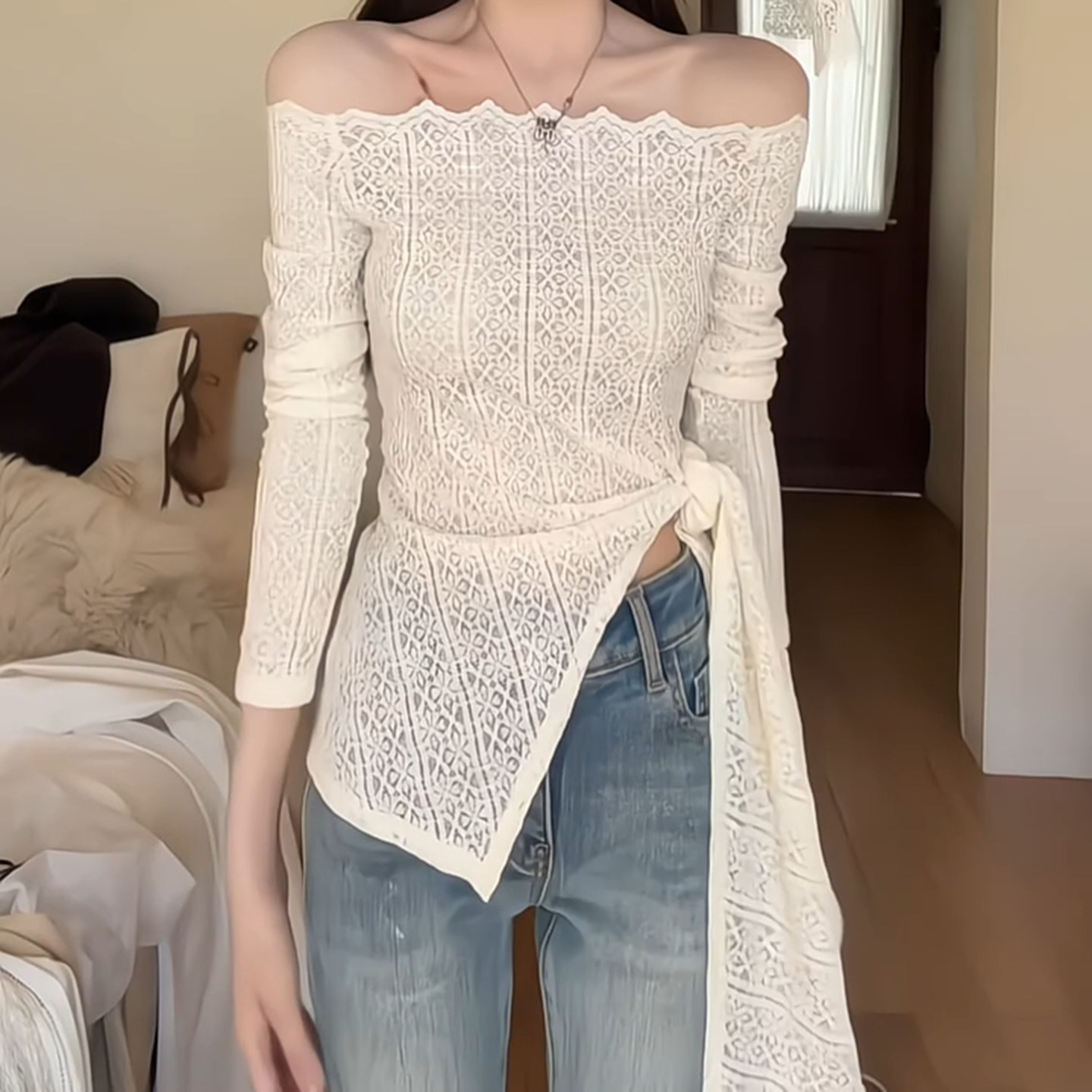 韩版时尚温柔风一字肩蕾丝衫女花边不规则收腰绑带显瘦别致上衣潮