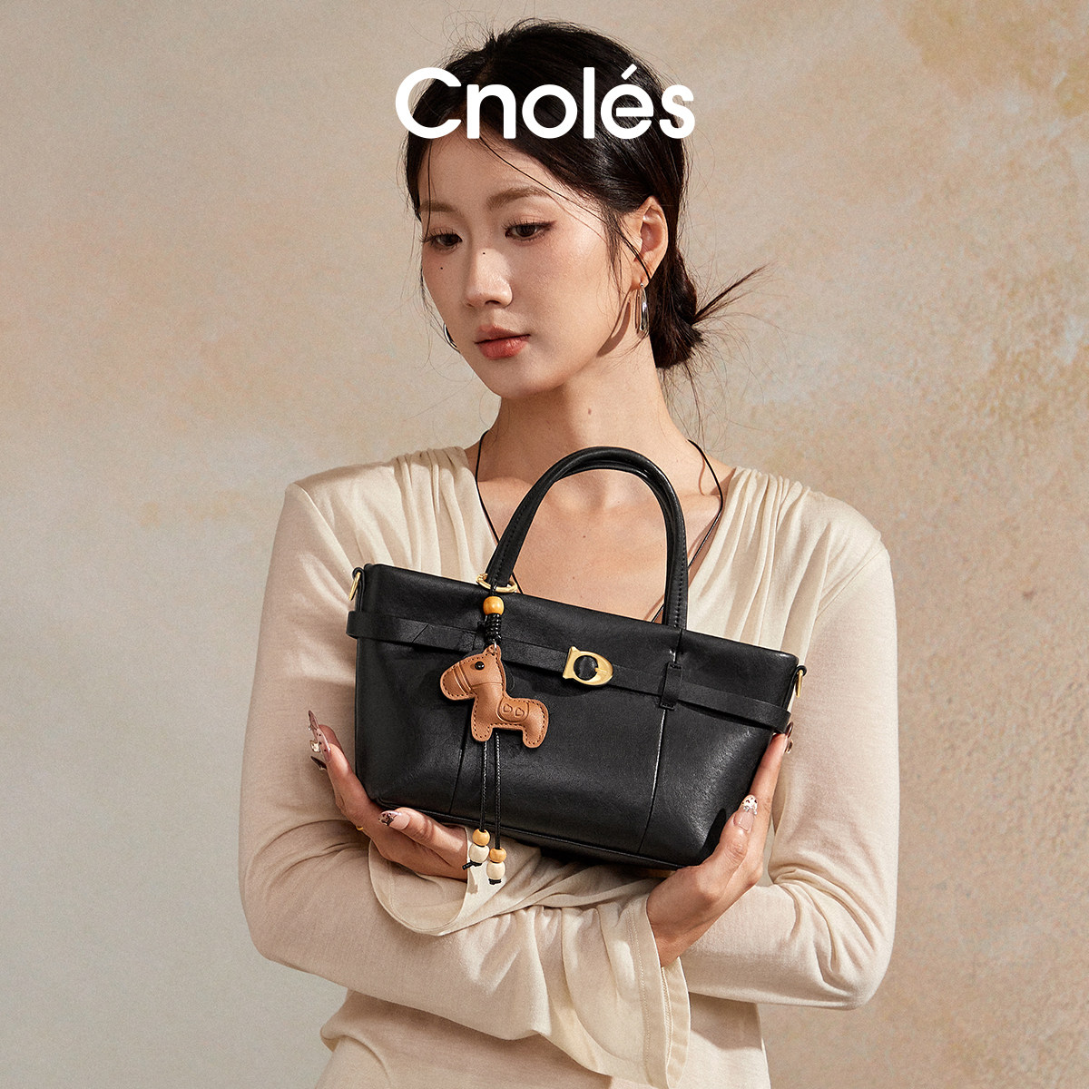 Cnoles蔻一策马包手提包女款2026新款小马挂饰黑色单肩包女小包夏