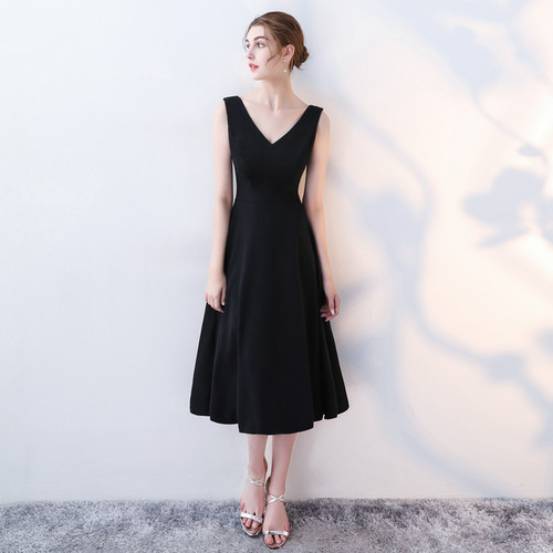 新款v领漏背简约坎肩黑色小礼服