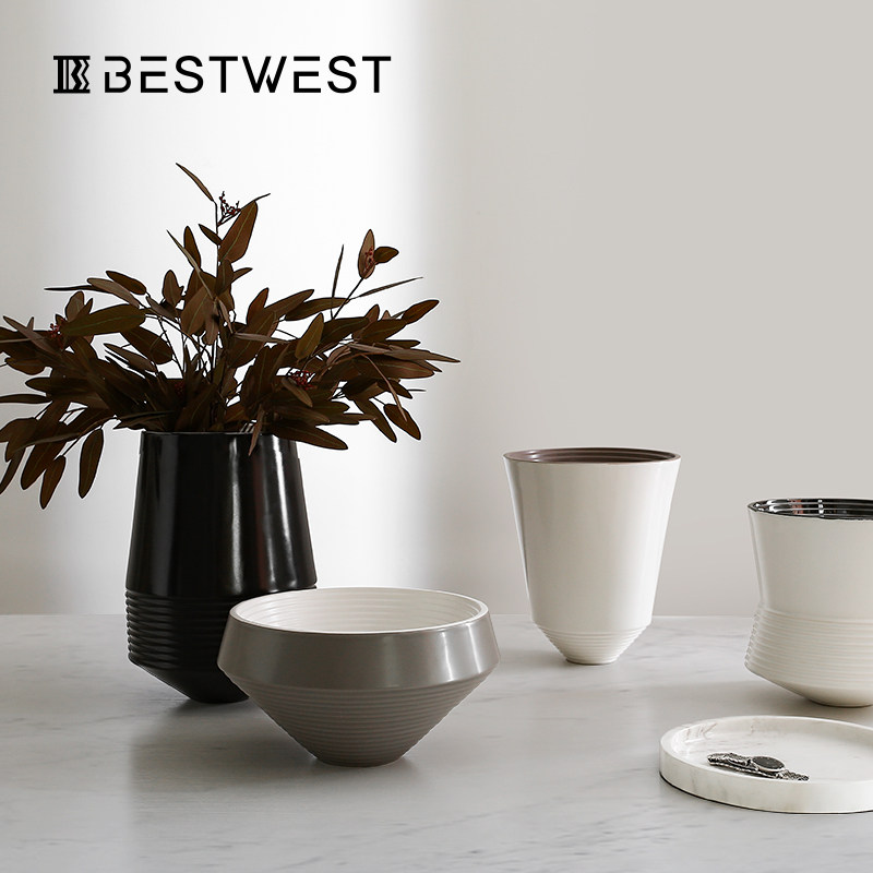 bestwest白色陶瓷小花瓶摆件插花瓶现代简约风设计感客厅软装饰品