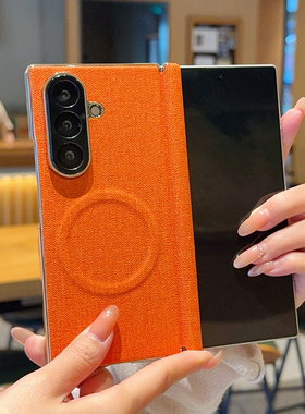 适用于三星ZFold7手机壳磁吸布纹橙色Galaxy双中轴高端荔枝纹SM-F9660保护套新款三星zfold7秋冬电镀金