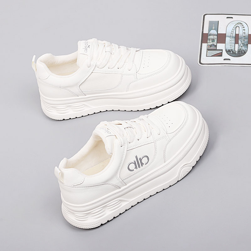 时尚大码女鞋41一43冬2025新款棉鞋潮流特大号板鞋休闲加绒小白鞋