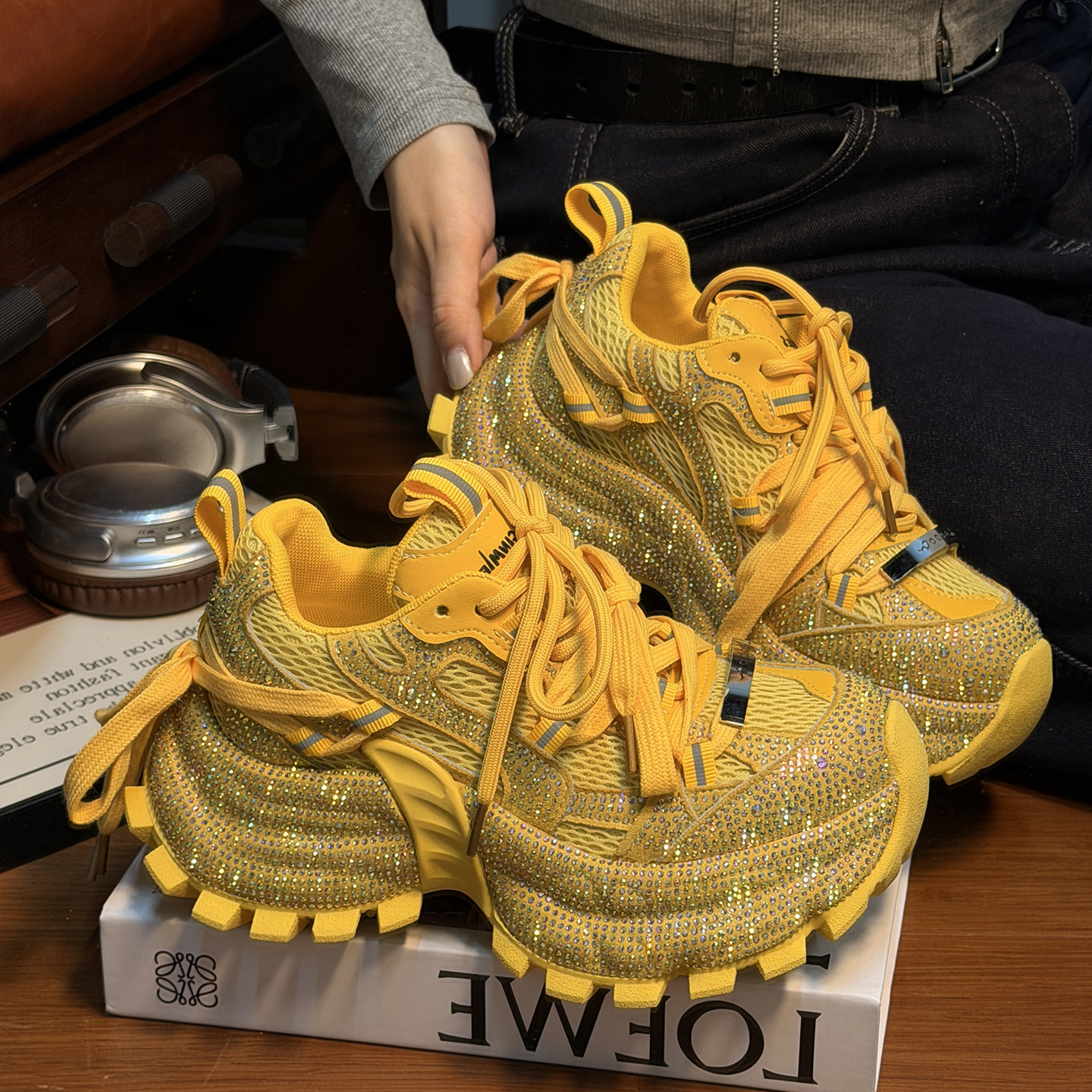 欧货水钻满钻绑带厚底老爹鞋女2026新款时尚小个子增高休闲运动鞋