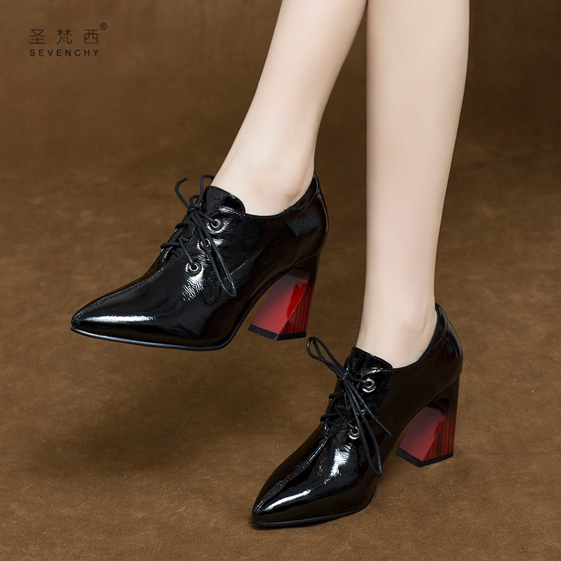 漆皮2020年秋季深口系带高跟鞋