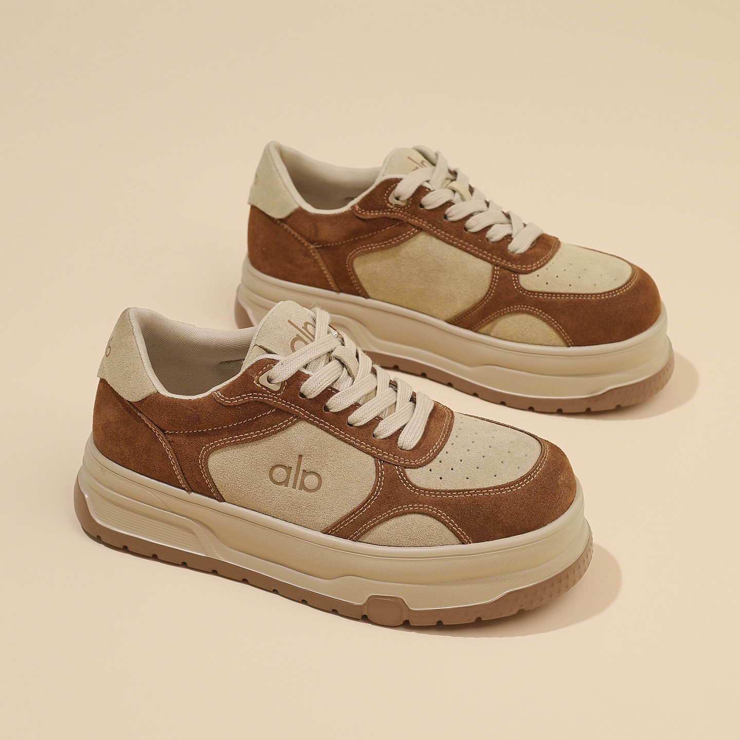 厚底增高休闲鞋女2025秋冬新款真皮软底不闷脚百搭轻便运动板鞋子