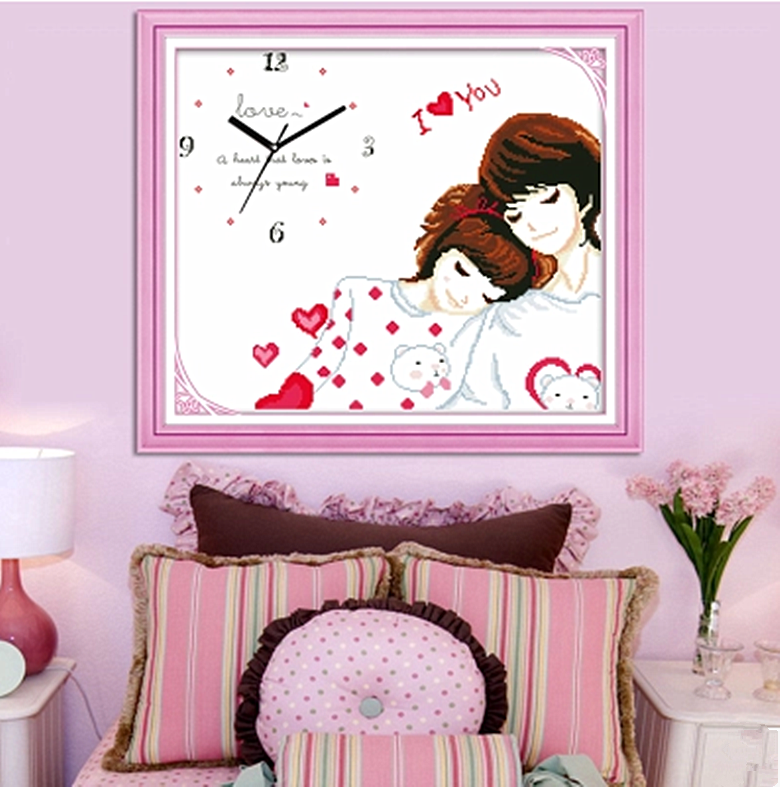 包邮手工十字绣成品 幸福时刻永远的爱心中只有你客厅钟表挂钟