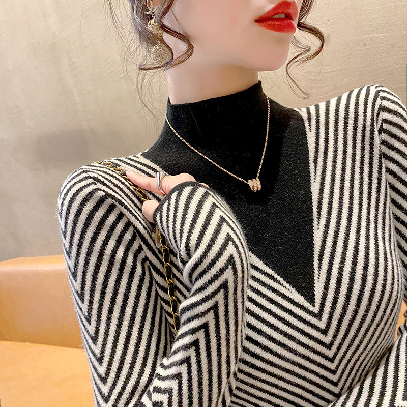 半高领条纹毛衣女打底衫黑白2022年新款秋冬爆款修身显瘦内搭上衣
