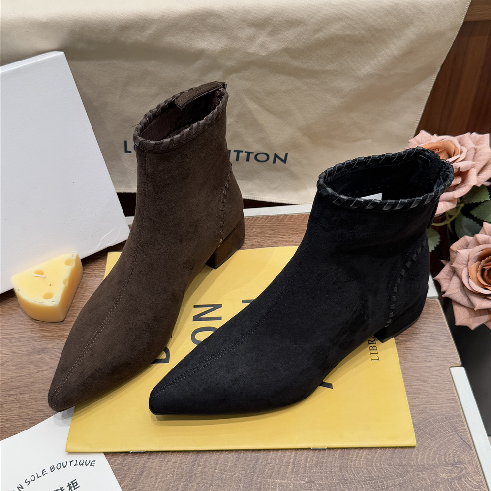 雨薇露露2025冬新舒适短靴