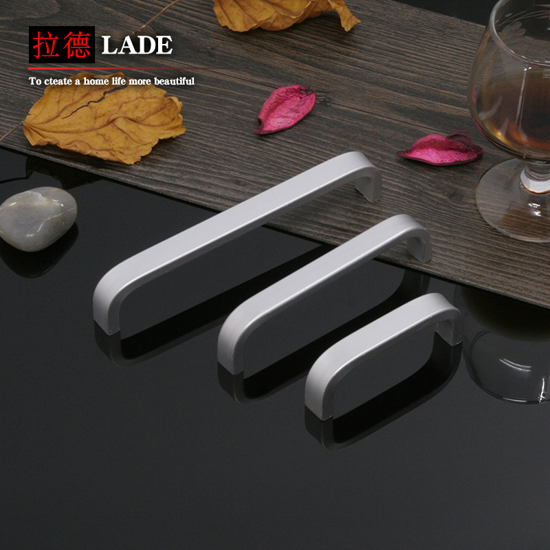 现代简约风实心门拉手家具五金