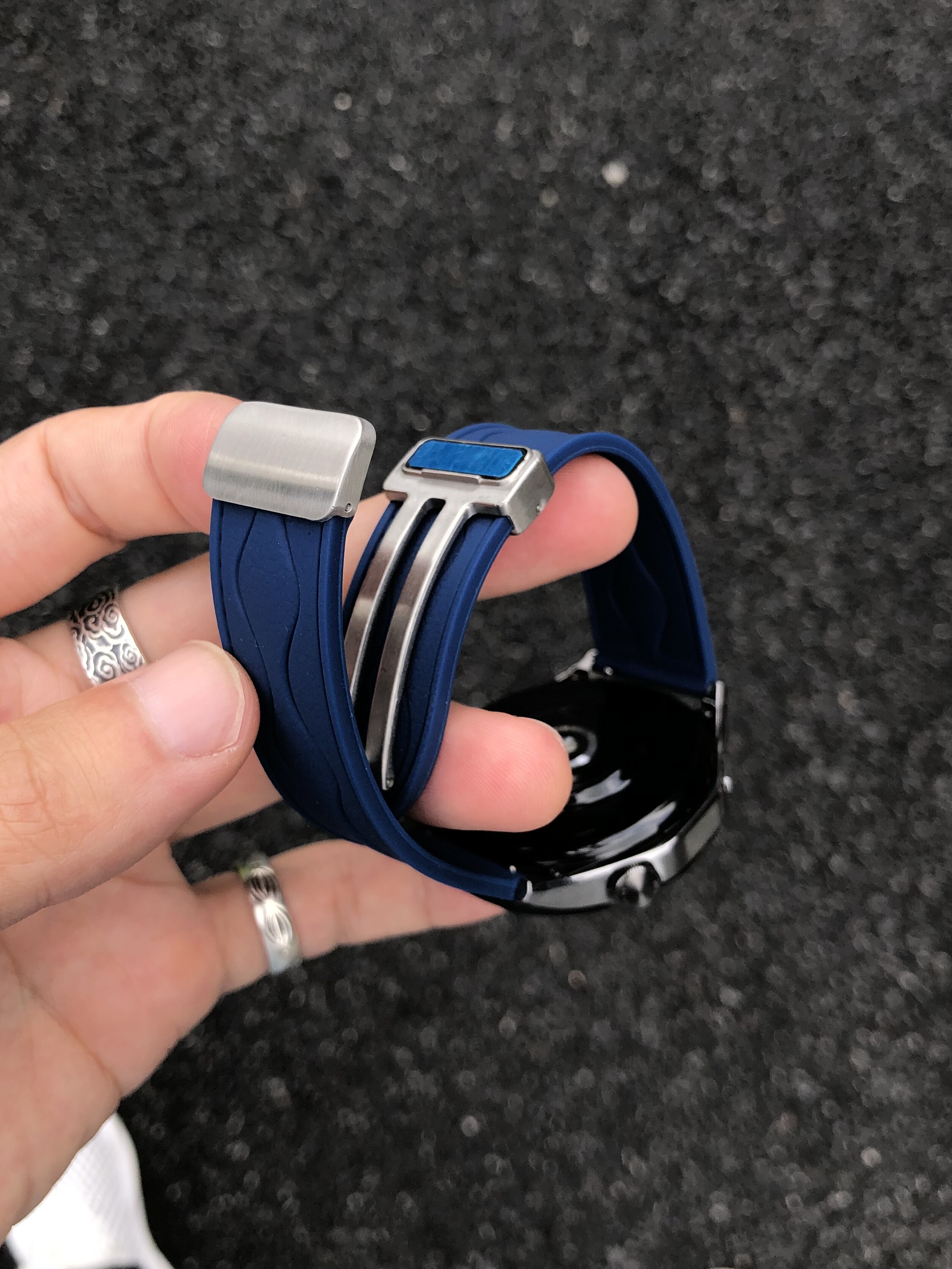 卡客风暴 波浪纹适用华为GT6手表表带GT5硅胶GT432磁吸钢扣watch5