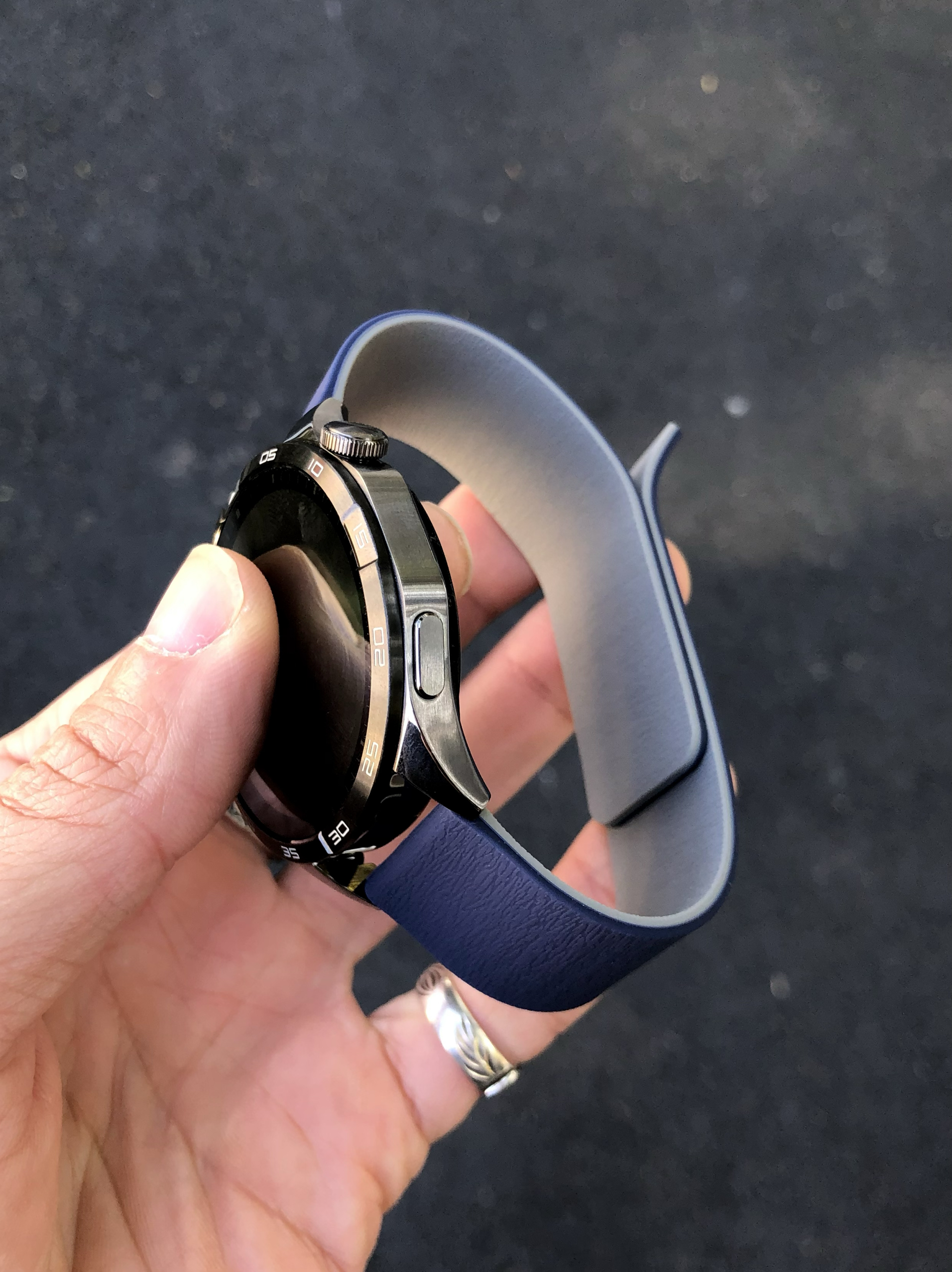 卡客风暴 磁吸液态硅胶适用华为GT5手表带GT4pro新款watch3荔枝纹